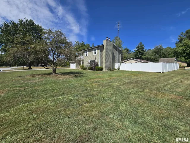 $230,000 | 108 Mockingbird Lane, Woodlawn, IL 62898