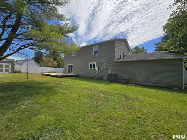 $230,000 | 108 Mockingbird Lane, Woodlawn, IL 62898