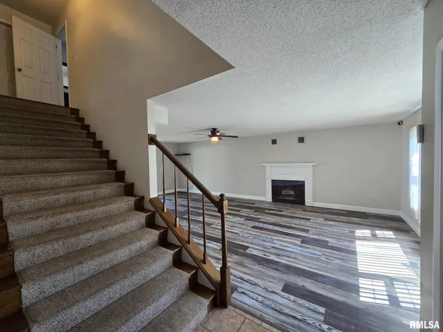 $230,000 | 108 Mockingbird Lane, Woodlawn, IL 62898