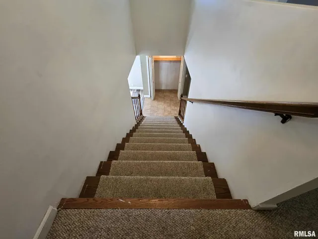 $230,000 | 108 Mockingbird Lane, Woodlawn, IL 62898