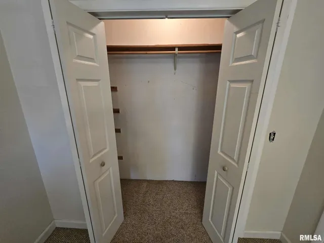 $230,000 | 108 Mockingbird Lane, Woodlawn, IL 62898