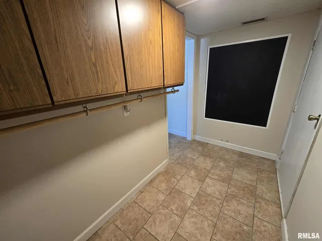 $230,000 | 108 Mockingbird Lane, Woodlawn, IL 62898