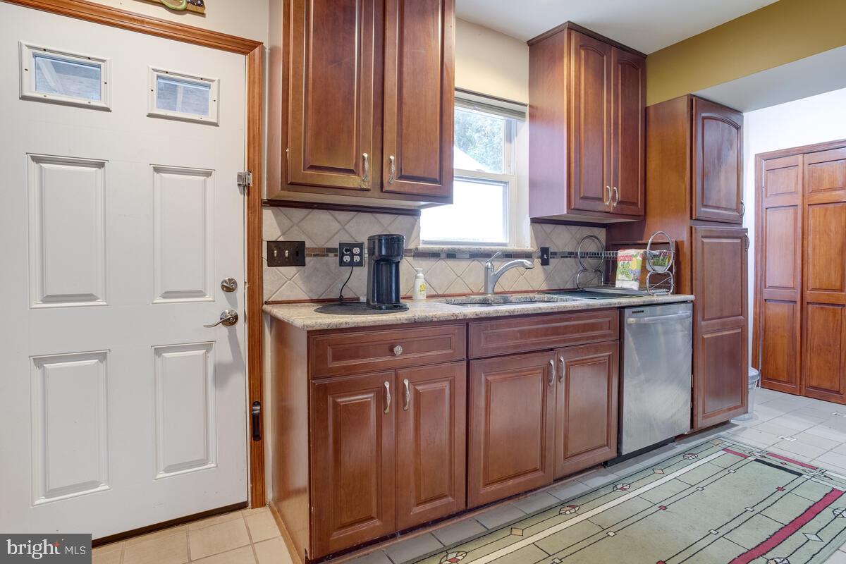 8412 Allison Lane Rosedale, MD 21237 - Photo 17 of 63