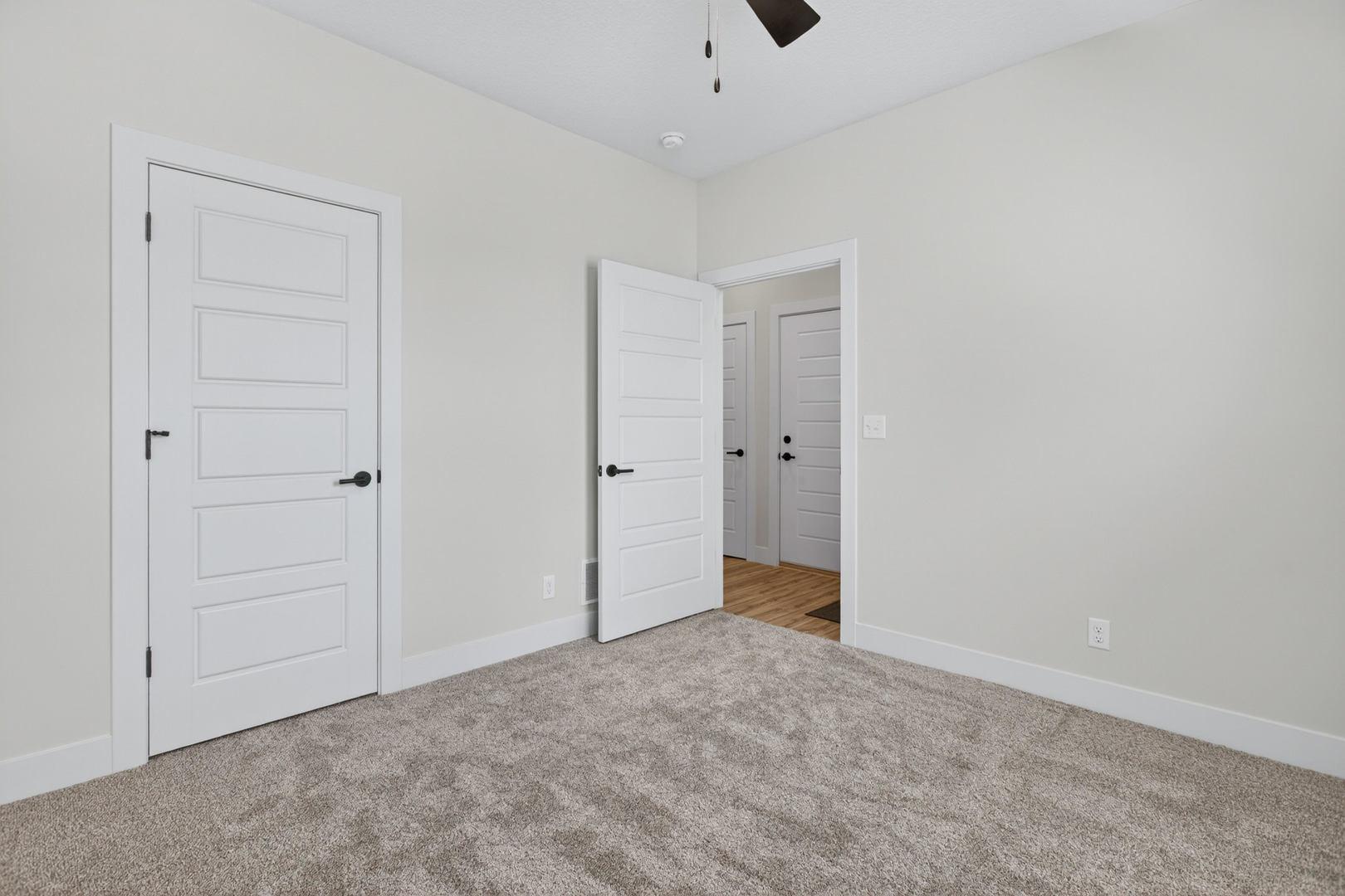412 North 2nd Street Eldridge, IA 52748 - Photo 5 of 30 a view of an empty room