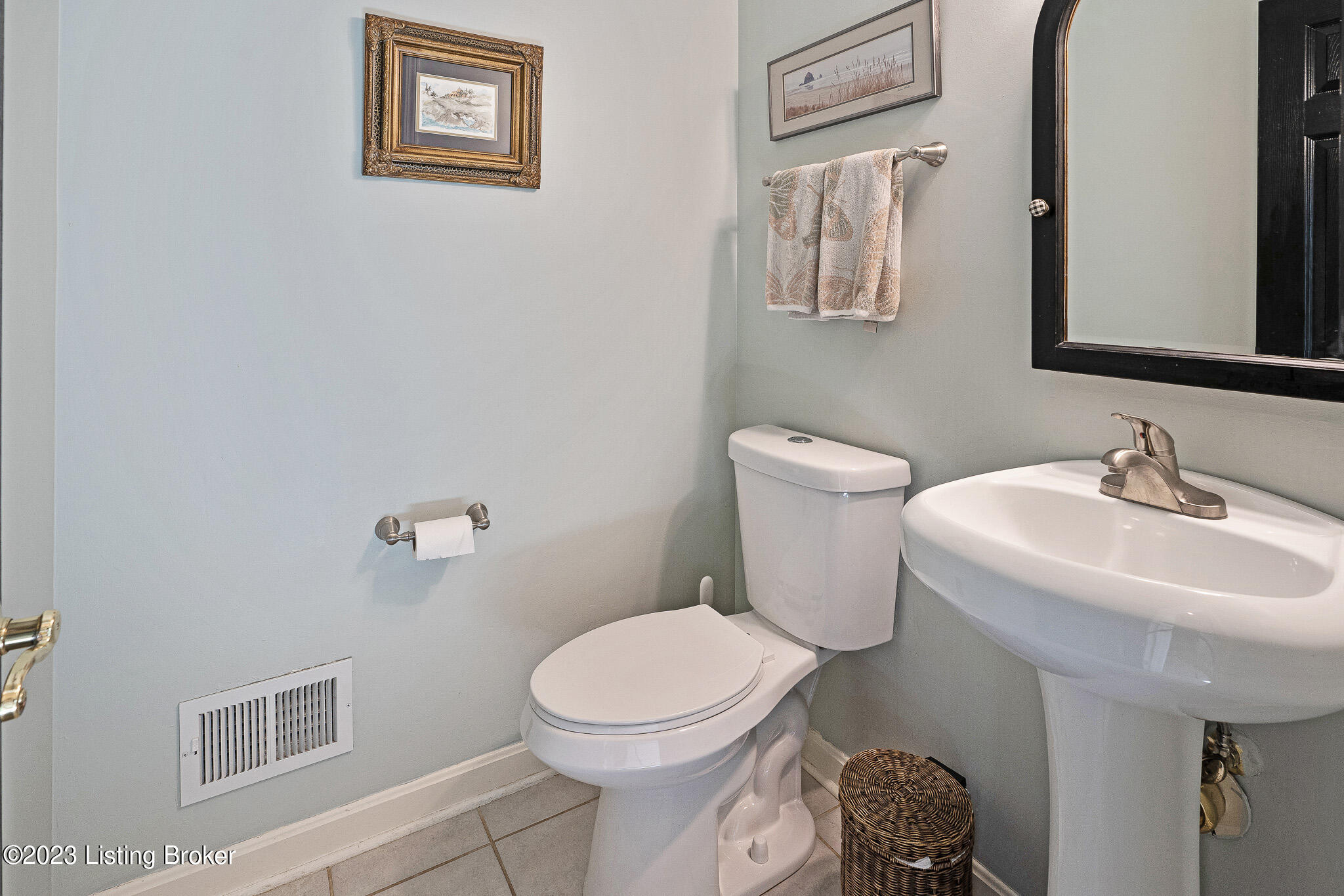 306 Ring Road Louisville, KY 40207 - Photo 31 of 70 31 halfbath