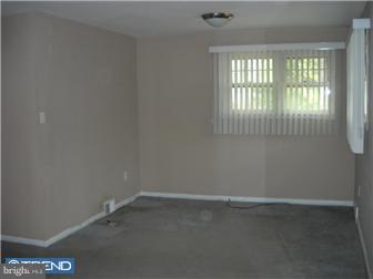 18 Amherst Road Voorhees, NJ 08043 - Photo 5 of 11 Bedroom - Main