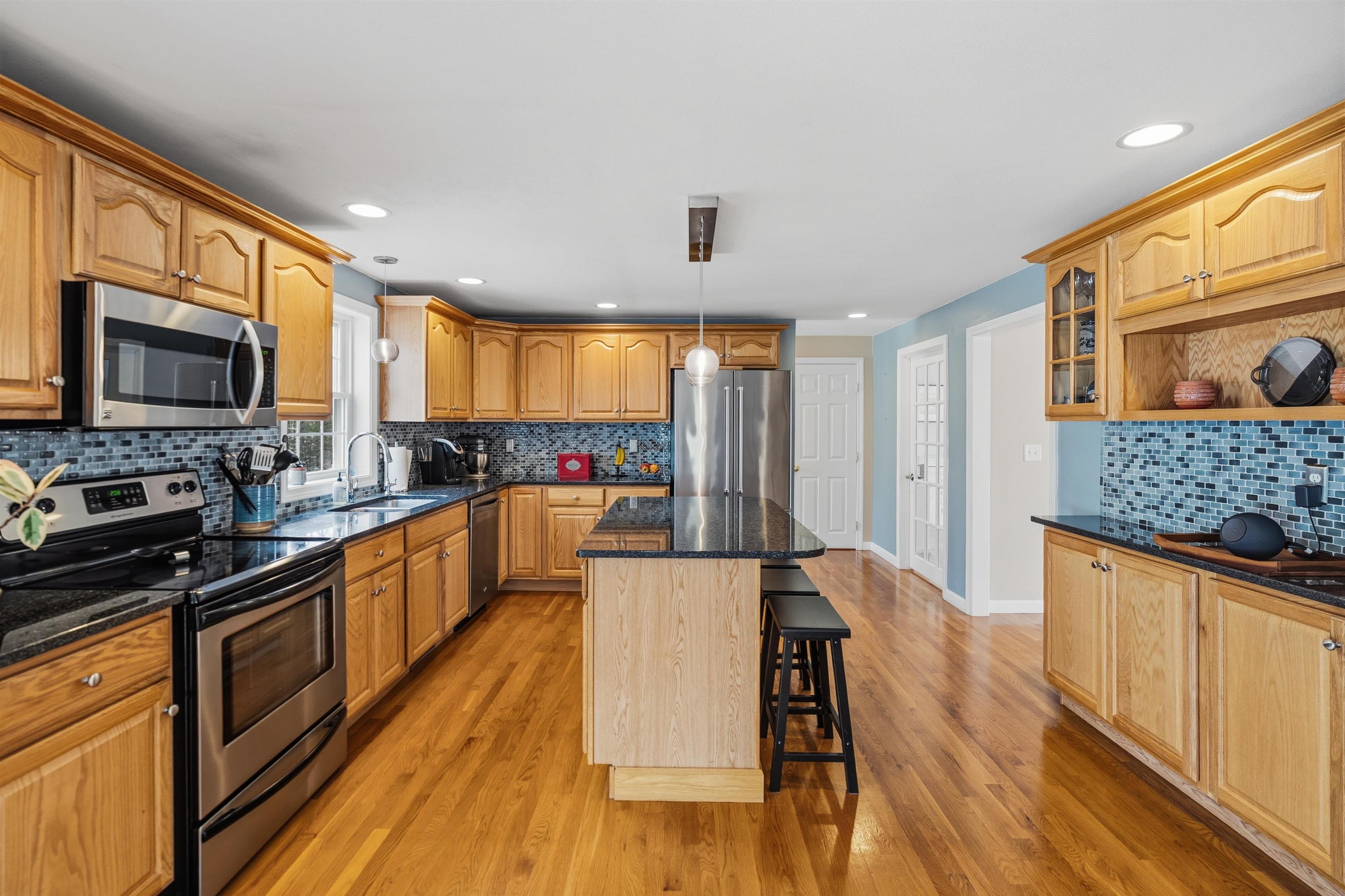 14 Buckhide Road Windham, NH 03087 - Photo 11 of 37