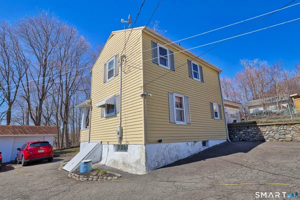 $474,900 | 14 Washington Street, Naugatuck, CT 06770