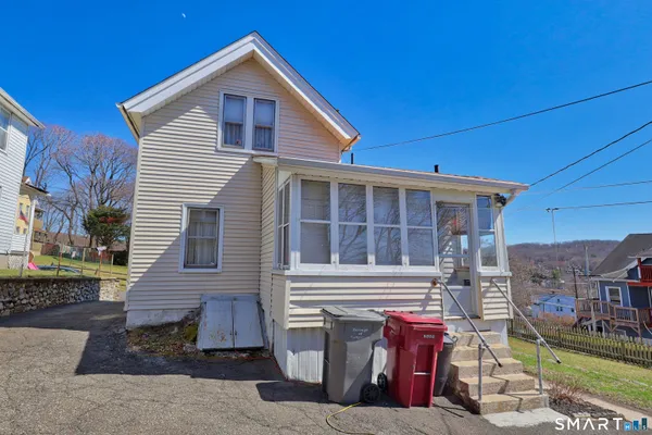 $474,900 | 14 Washington Street, Naugatuck, CT 06770