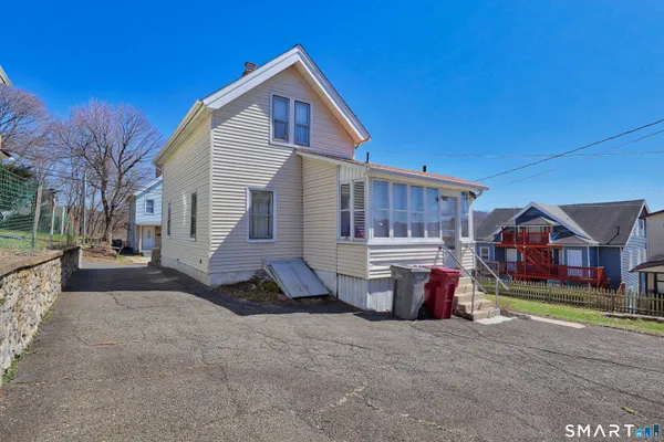$474,900 | 14 Washington Street, Naugatuck, CT 06770