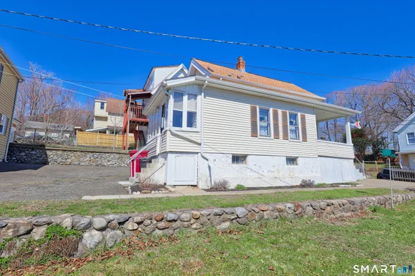 $474,900 | 14 Washington Street, Naugatuck, CT 06770