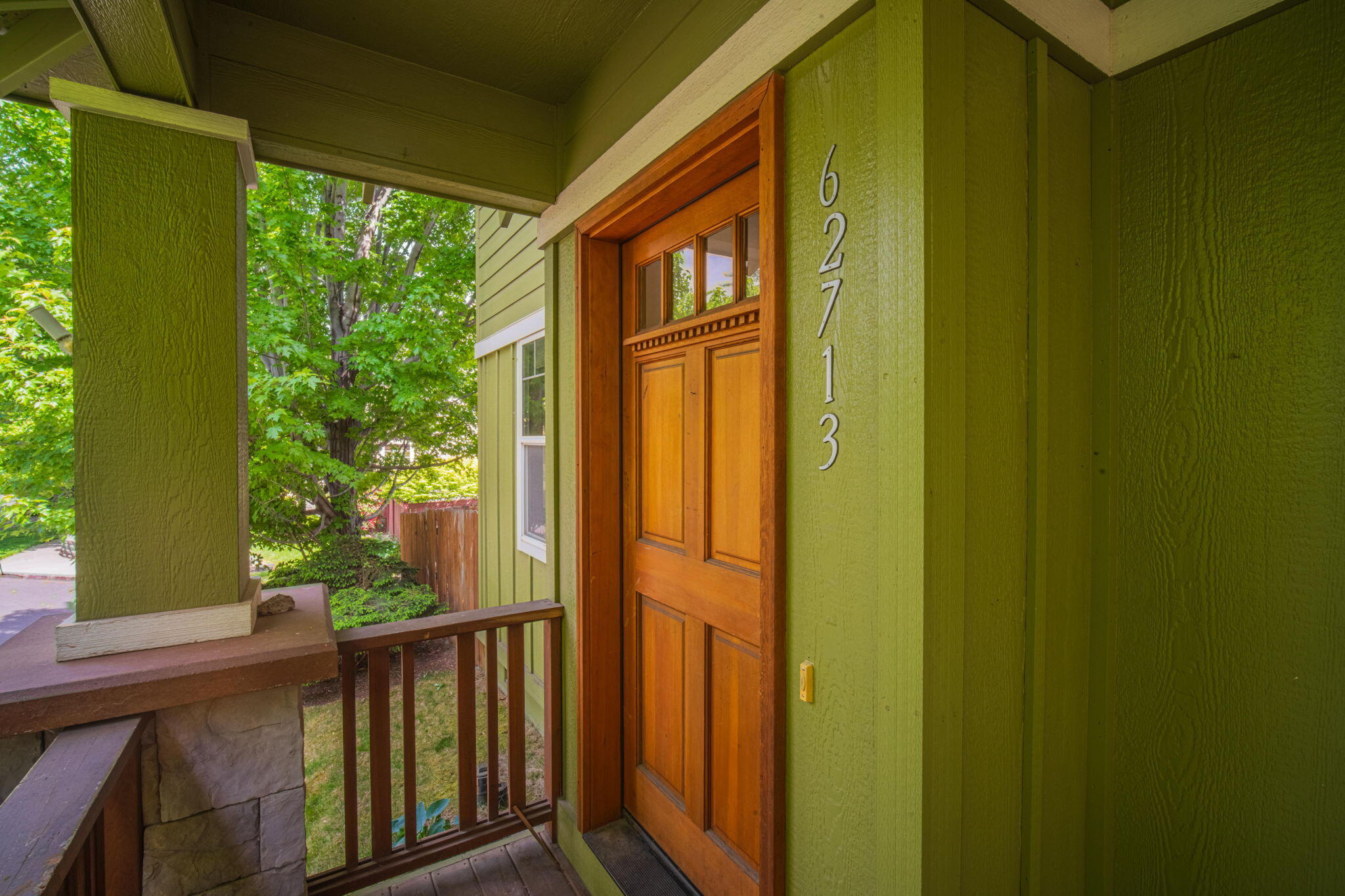 62713 Larkview Road Bend, OR 97701 - Photo 7 of 54 Front Porch 3