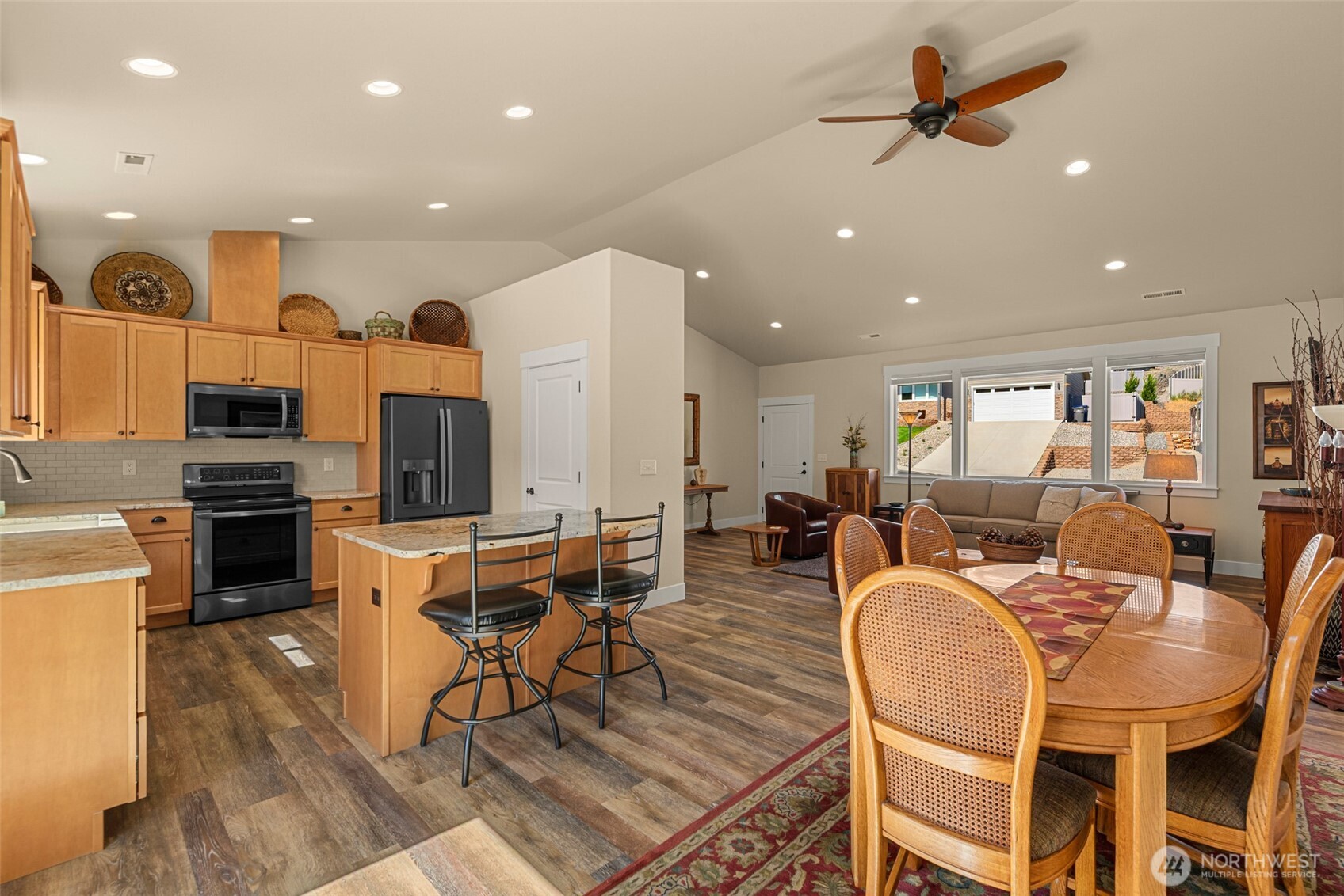 9973 Saska Way Entiat, WA 98822 - Photo 14 of 26