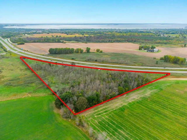 $99,900 | 3800 Sturgeon Bay Road, Green Bay, WI 54229