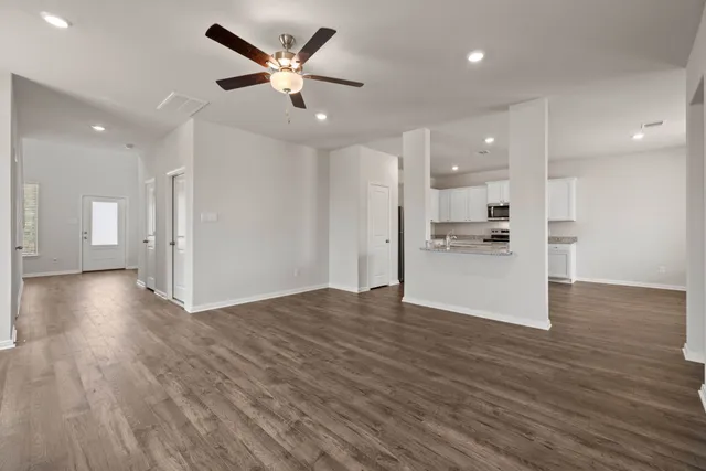 $2,670 | 10811 Bright Beacon Drive, Beasley, TX 77417