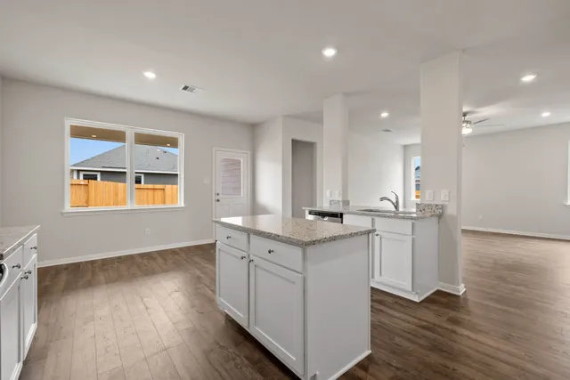 $2,670 | 10811 Bright Beacon Drive, Beasley, TX 77417