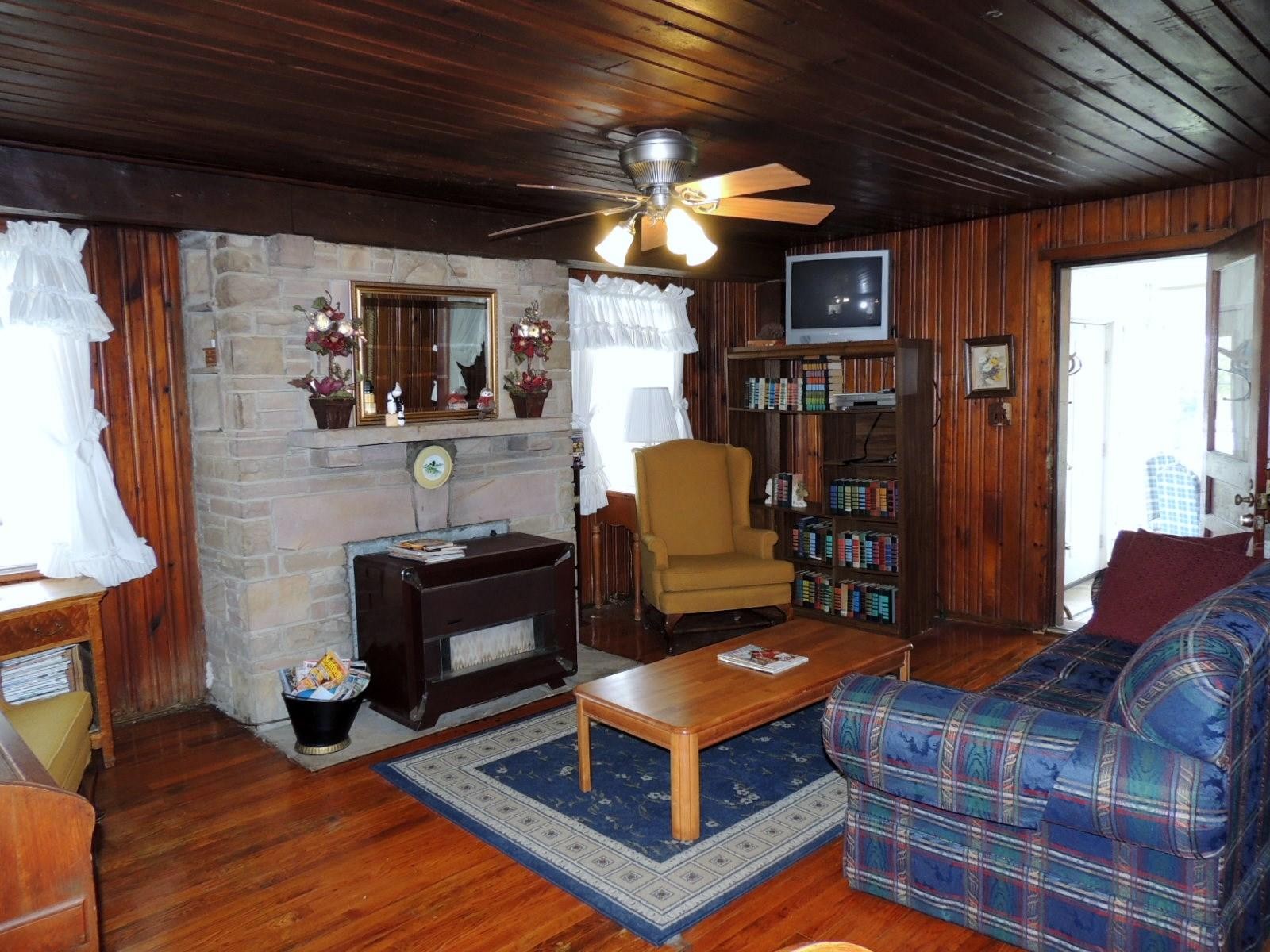 2454 Pigeon Ridge Road Crossville, TN 38555 - Photo 11 of 26 Gallery Image 11