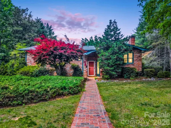 $499,000 | 122 West Sweetbriar Lane, Etowah, NC 28729