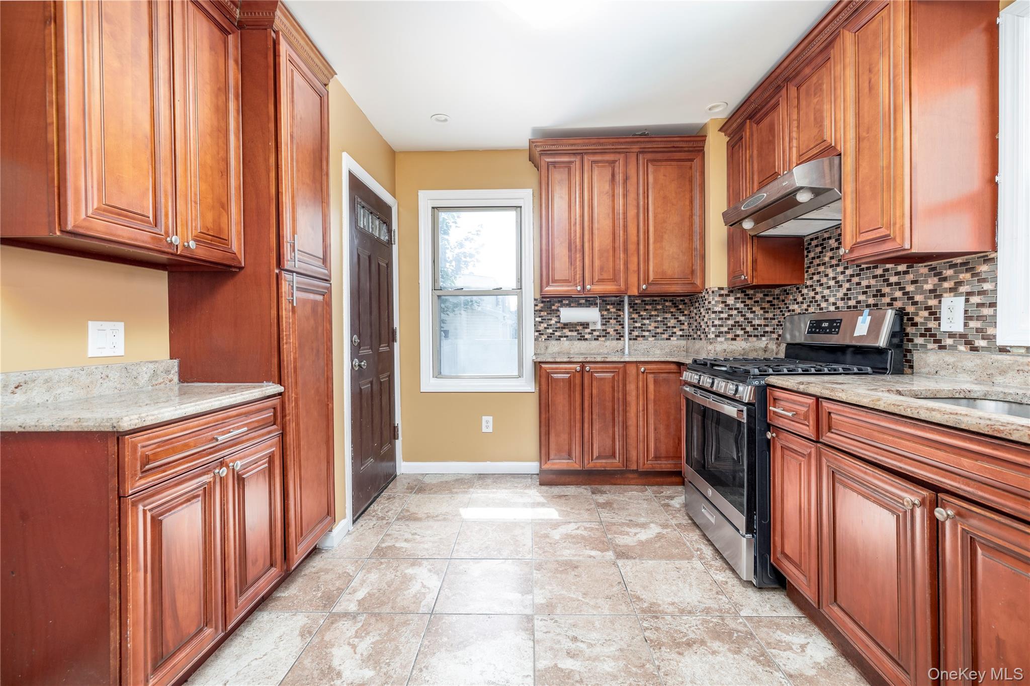 168-14 110th Road Queens, NY 11433 - Photo 10 of 18