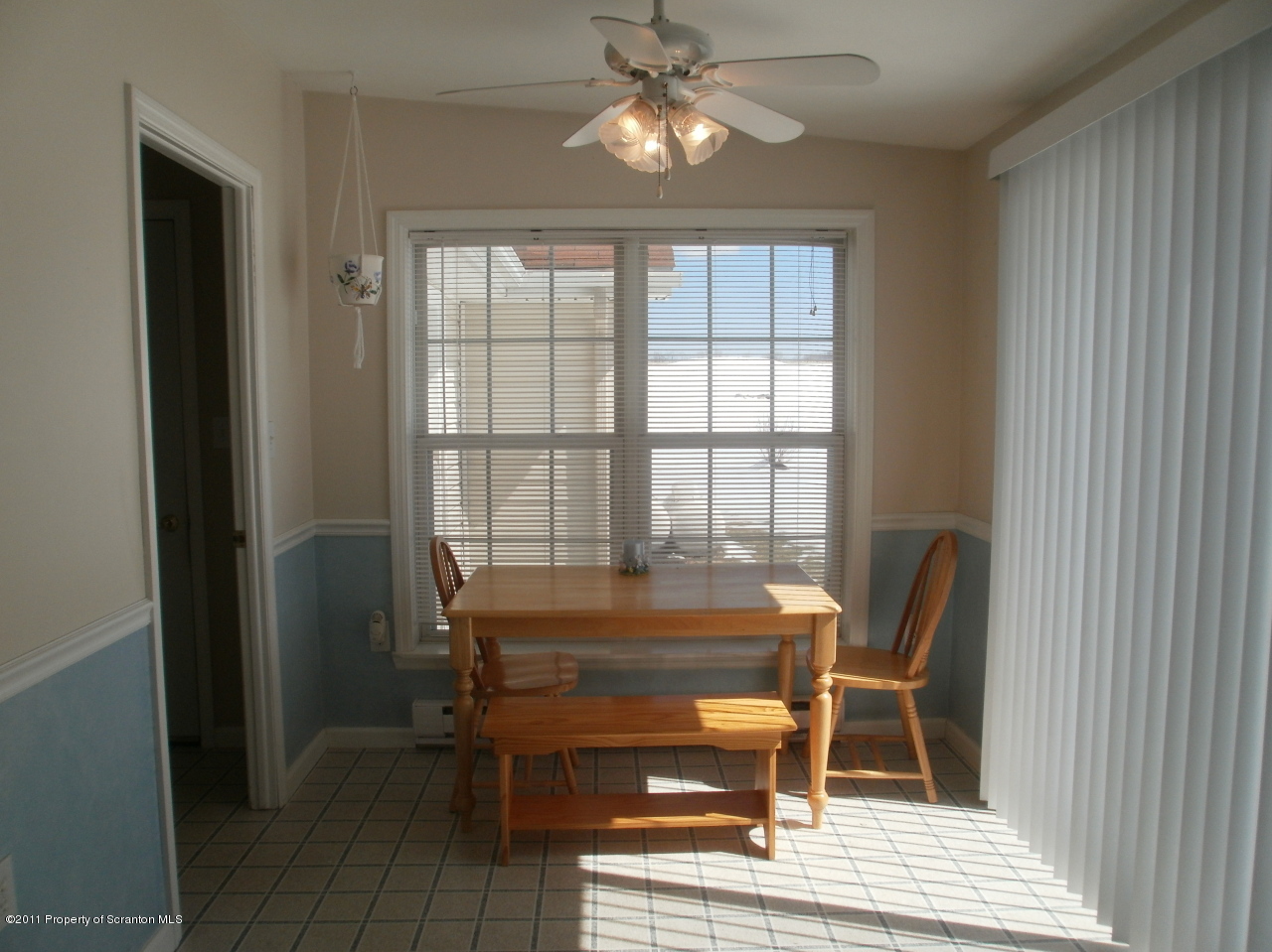 340 Aberdeen Road Moscow, PA 18444 - Photo 8 of 32 a view of a dining room with furniture and a chandelier