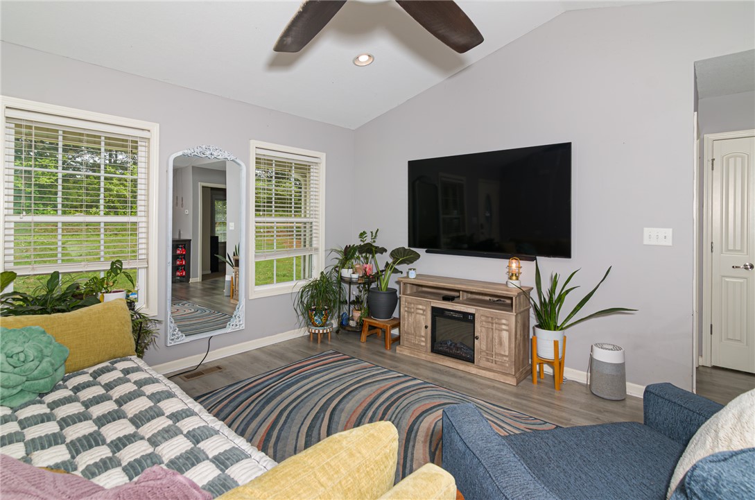 182 Steve Nix Road Seneca, SC 29678 - Photo 3 of 31 Gallery Image 3