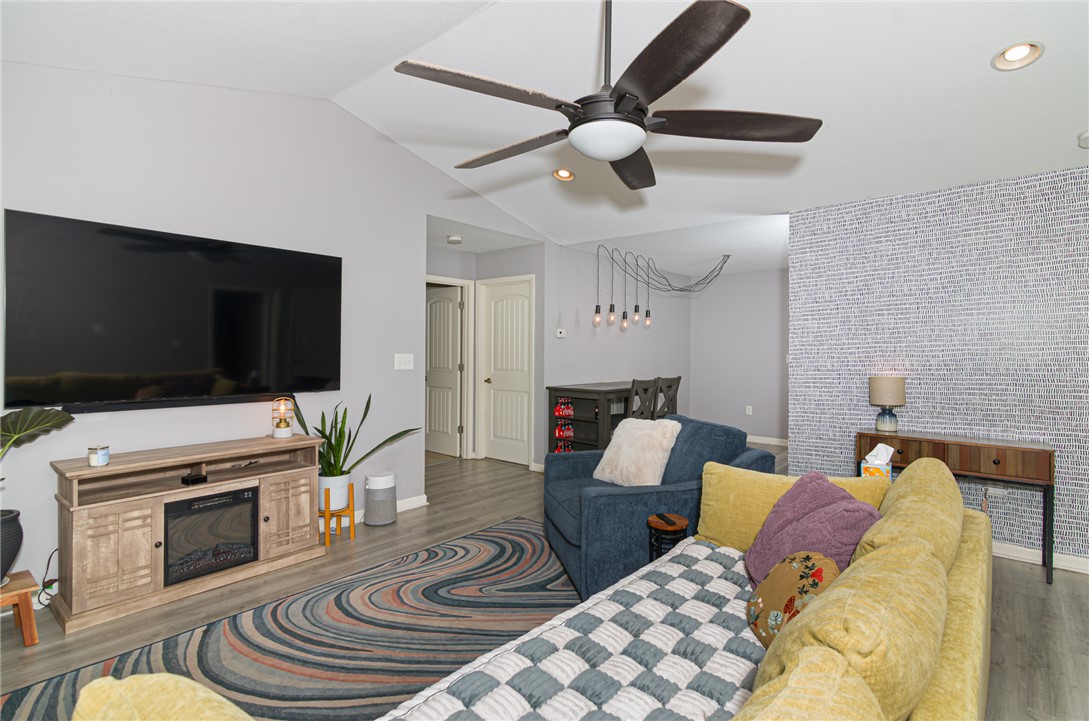 182 Steve Nix Road Seneca, SC 29678 - Photo 4 of 31 Gallery Image 4