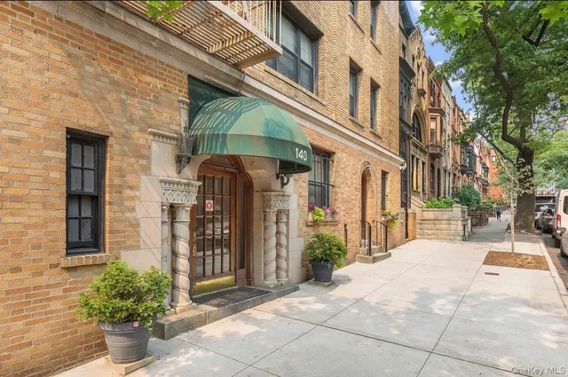 $399,999 | 140 East 95th Street, Unit 3C | Upper East Side