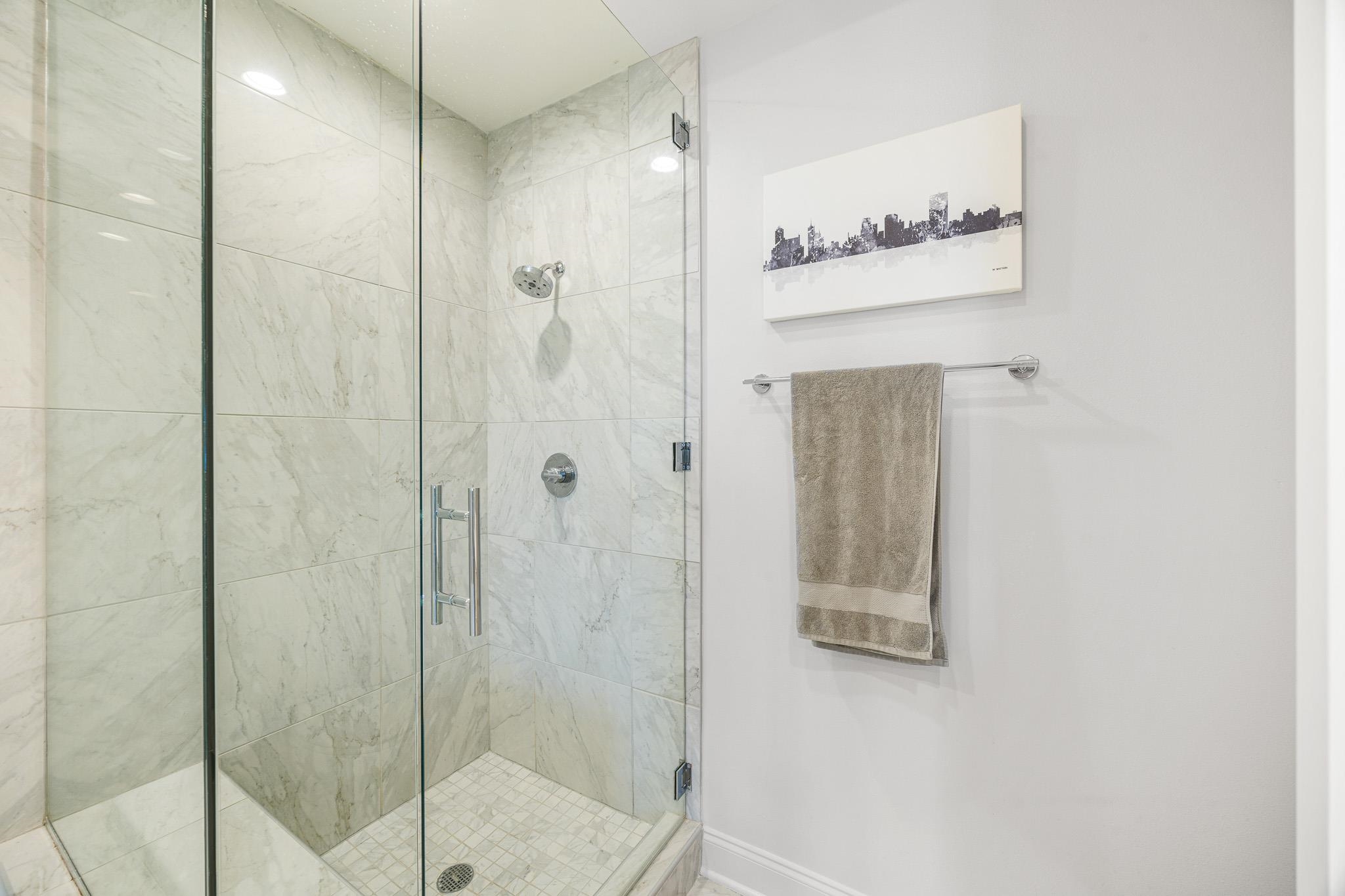 717 Riverside Drive, Unit 603 Memphis, TN 38103 - Photo 23 of 39 Bench seating for a relaxing shower.