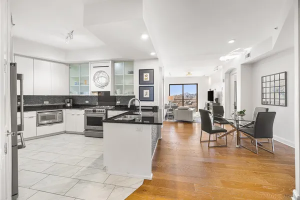 $436,400 | 717 Riverside Drive, Unit 603, Memphis, TN 38103