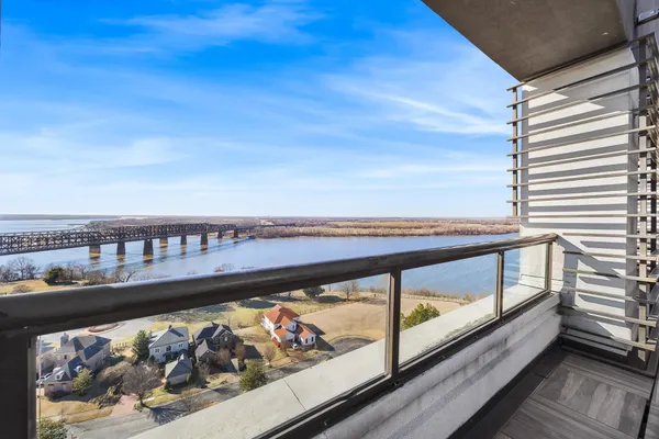 $436,400 | 717 Riverside Drive, Unit 603, Memphis, TN 38103