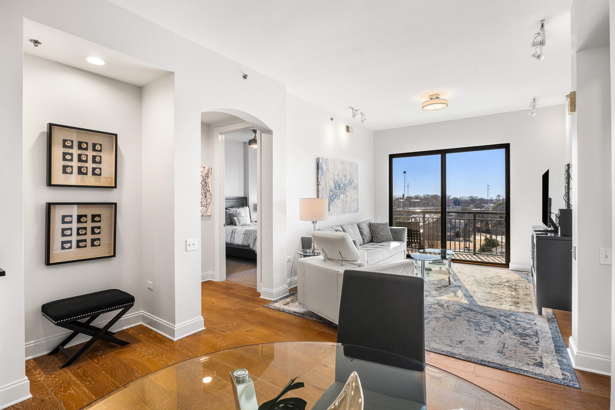 717 Riverside Drive, Unit 603 Memphis, TN 38103 - Photo 8 of 39 Nook just opposite of the Dining Area would be perfect for a bar or buffet piece.