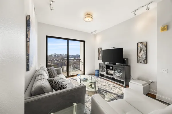 $436,400 | 717 Riverside Drive, Unit 603, Memphis, TN 38103