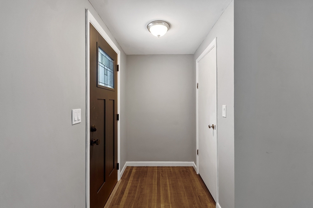 7 Lindsay Road Billerica, MA 01821 - Photo 3 of 41