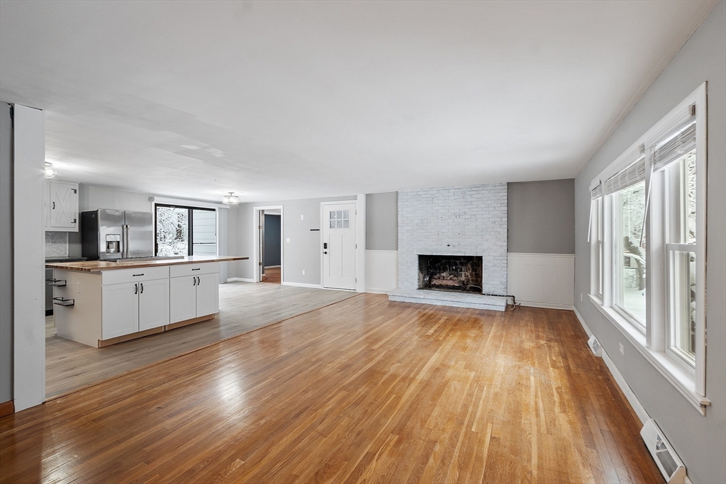 7 Lindsay Road Billerica, MA 01821 - Photo 4 of 41