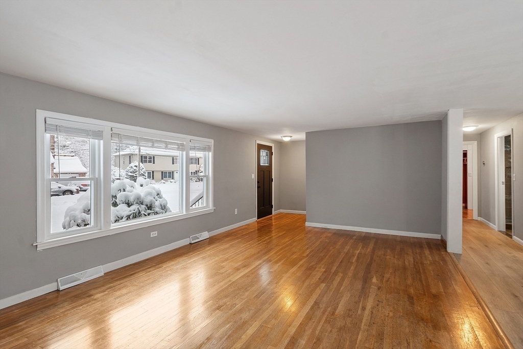 7 Lindsay Road Billerica, MA 01821 - Photo 5 of 41