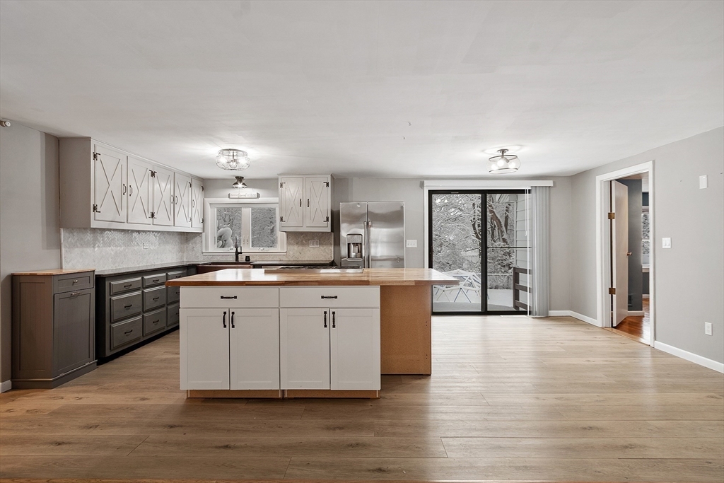 7 Lindsay Road Billerica, MA 01821 - Photo 8 of 41