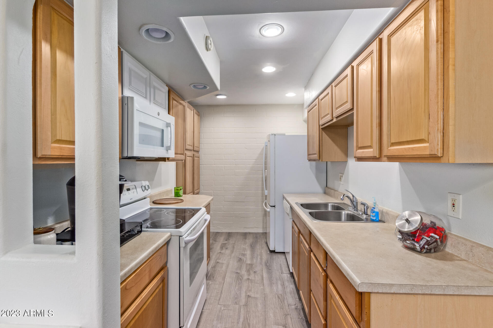 948 South Alma School Road, Unit 85 Mesa, AZ 85210 - Photo 12 of 25 12 Alma School 948 #85