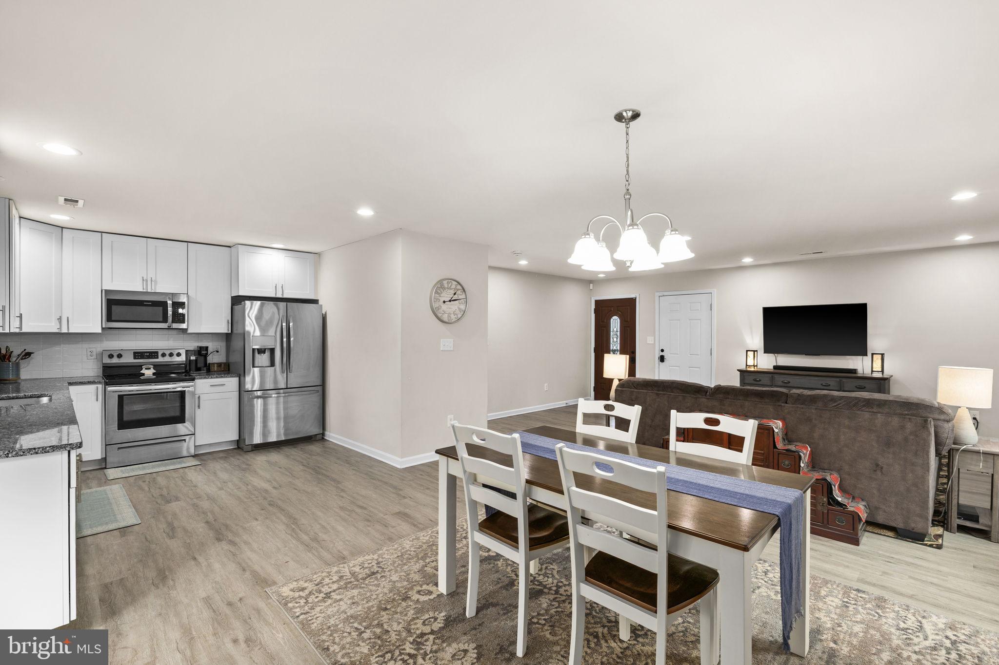 84 Pinewood Lane Colonial Beach, VA 22443 - Photo 11 of 38 Modern open-concept living space.