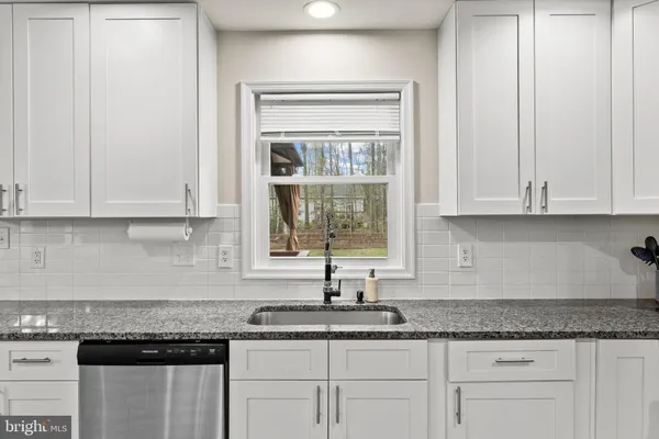 $329,900 | 84 Pinewood Lane, Colonial Beach, VA 22443