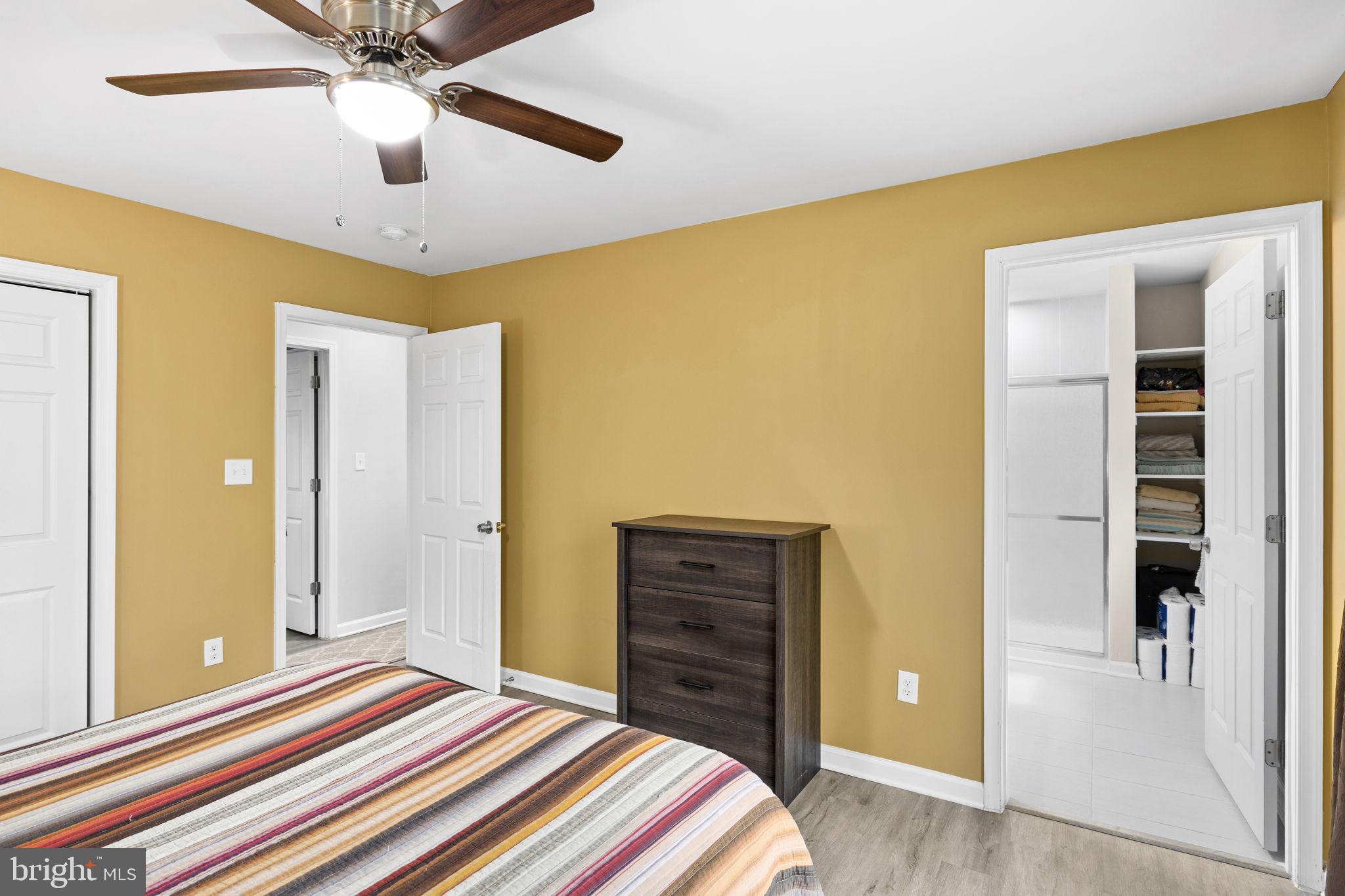84 Pinewood Lane Colonial Beach, VA 22443 - Photo 18 of 38 attached bathroom