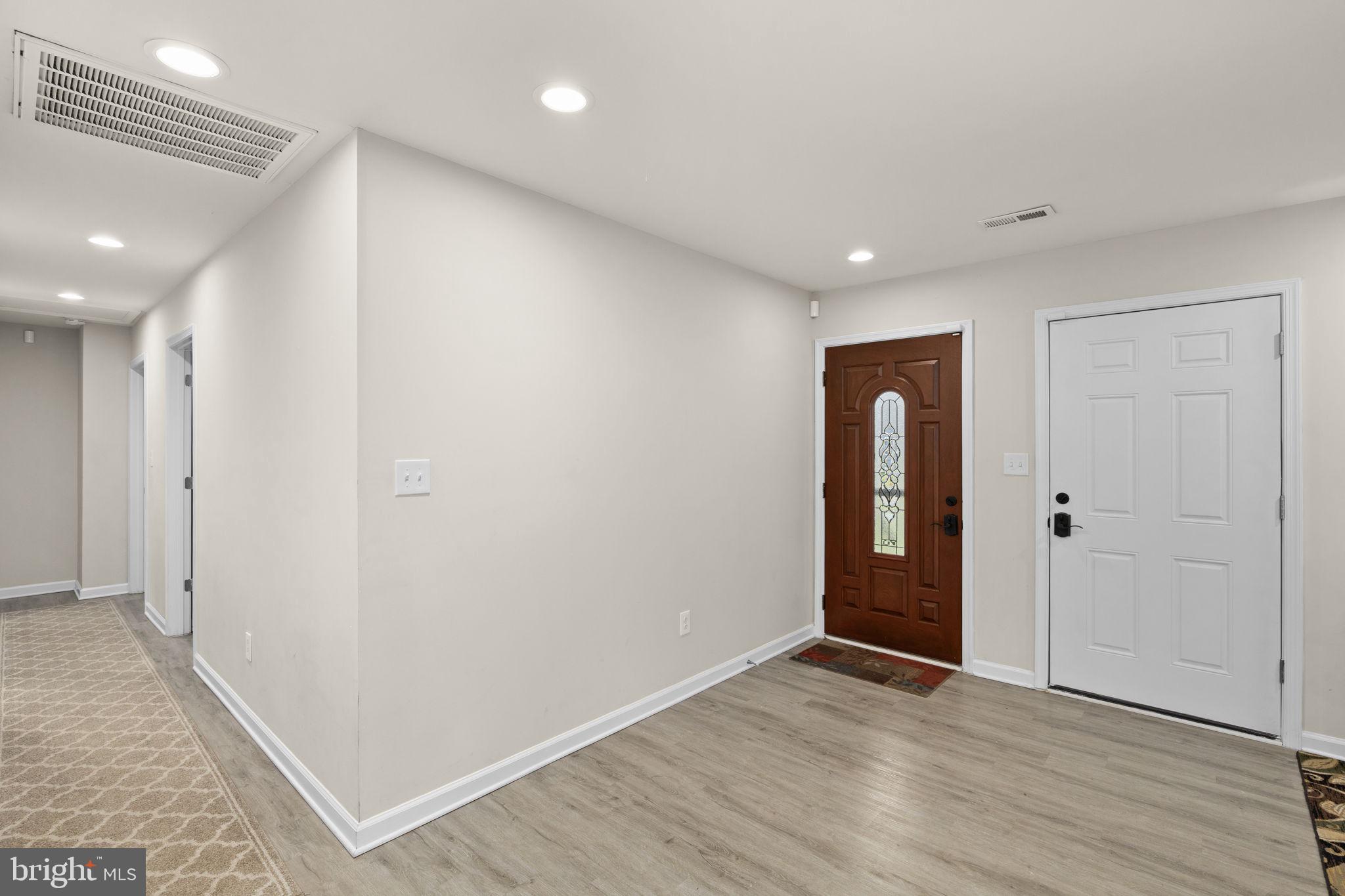 84 Pinewood Lane Colonial Beach, VA 22443 - Photo 4 of 38 Entryway with modern charm