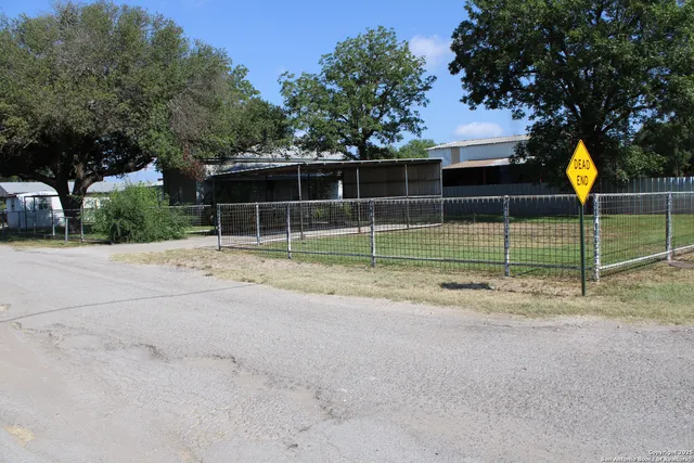 $163,000 | 0 East Fannin Street, Uvalde, TX 78801