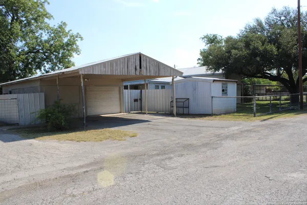 $160,000 | 0 East Fannin Street, Uvalde, TX 78801