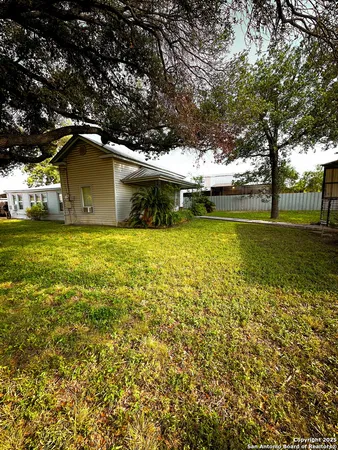 $160,000 | 0 East Fannin Street, Uvalde, TX 78801