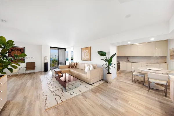 $5,000 | 9 Island Avenue, Unit 702, Miami Beach, FL 33139