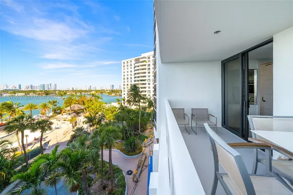 $5,000 | 9 Island Avenue, Unit 702, Miami Beach, FL 33139