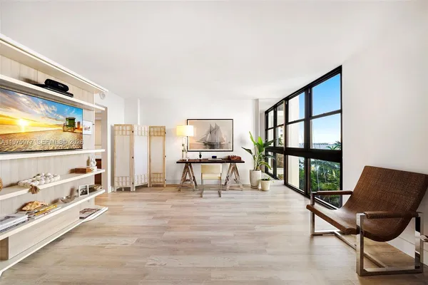 $5,000 | 9 Island Avenue, Unit 702, Miami Beach, FL 33139