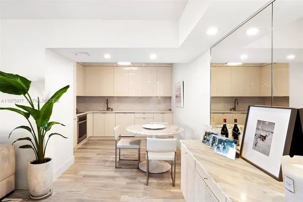 $5,000 | 9 Island Avenue, Unit 702, Miami Beach, FL 33139