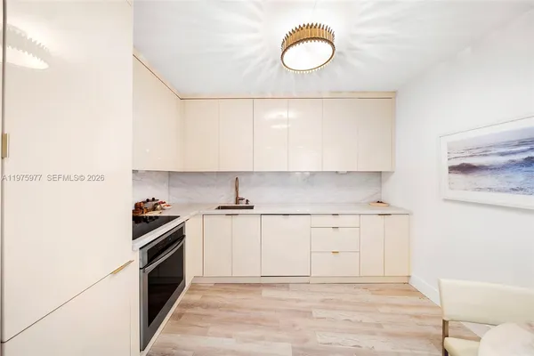 $5,000 | 9 Island Avenue, Unit 702, Miami Beach, FL 33139