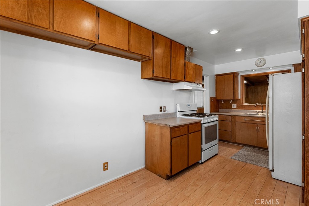 647 Magnolia Avenue Brea, CA 92821 - Photo 12 of 50